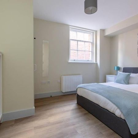 Hereford City Centre - Apartment 4, Isabella House - Modern Apartment In The Heart Of The City - Sleeps 4 Guests - Hosted By Rentmyhouse ภายนอก รูปภาพ