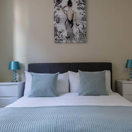 Hereford City Centre - Apartment 4, Isabella House - Modern Apartment In The Heart Of The City - Sleeps 4 Guests - Hosted By Rentmyhouse ภายนอก รูปภาพ