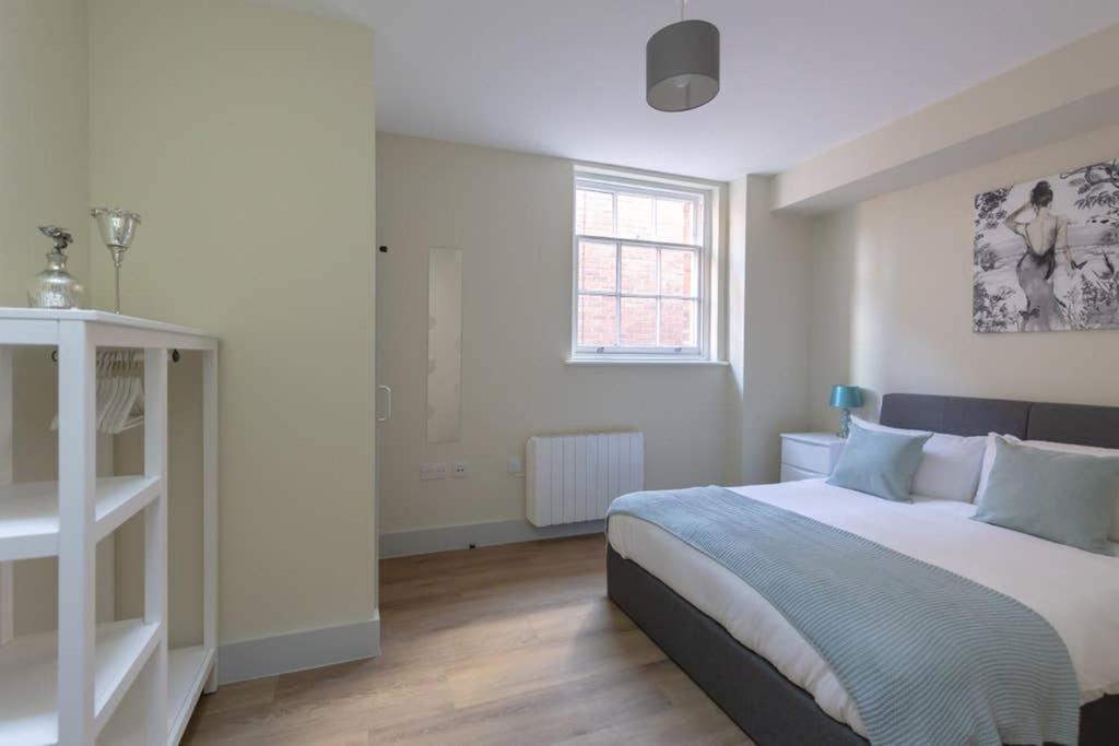 Hereford City Centre - Apartment 4, Isabella House - Modern Apartment In The Heart Of The City - Sleeps 4 Guests - Hosted By Rentmyhouse ภายนอก รูปภาพ